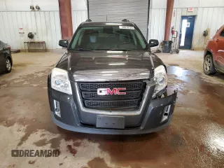 2013 GMC Terrain SLT z VIN 2GKFLVEKXD6396996, wystawiony jako Copart lot #58019125 z przebiegiem 138 205 mil mil oraz Czysty tytuł • Clean title. Historia ofert i sprzedaży dostępna na DreamBid. Obrazek 5.