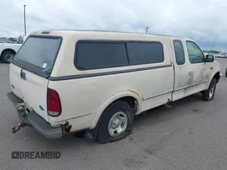 1997 Ford F-150 XL с VIN 1FTDX186XVKA16360, выставлен на аукционе IAAI как лот 42431854 с пробегом 254 944 миль миль и . История ставок и продаж доступна на DreamBid. Изображение 4.