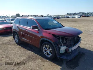 2014 Toyota Highlander XLE z VIN 5TDKKRFH9ES011264, wystawiony jako IAAI lot #39872207 z przebiegiem 221 343 mil mil oraz . Historia ofert i sprzedaży dostępna na DreamBid. Obrazek 1.