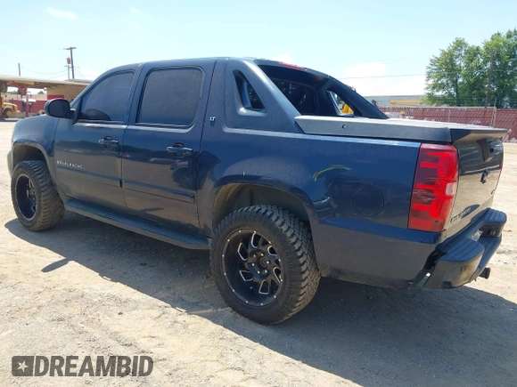 2007 Chevrolet Avalanche LS z VIN 3GNEC120X7G215740, wystawiony jako IAAI lot #42352407 z przebiegiem 183 957 mil mil oraz . Historia ofert i sprzedaży dostępna na DreamBid. Obrazek 3.