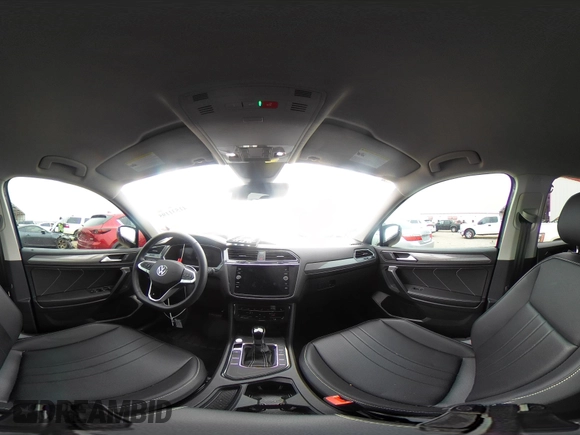 2024 Volkswagen Tiguan SE with VIN 3VV3B7AX2RM068498, listed as a IAAI auction lot 41531195 with 14,778 mi miles and . Bid and sale history available at DreamBid. Image 18.