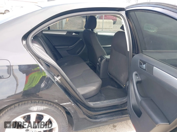 2015 Volkswagen Jetta Sedan 1.8T SE with VIN 3VWD17AJ0FM218263, listed as a IAAI auction lot 42083017 with 194,850 mi miles. Bid and sale history available at carsss.com. Image 8.
