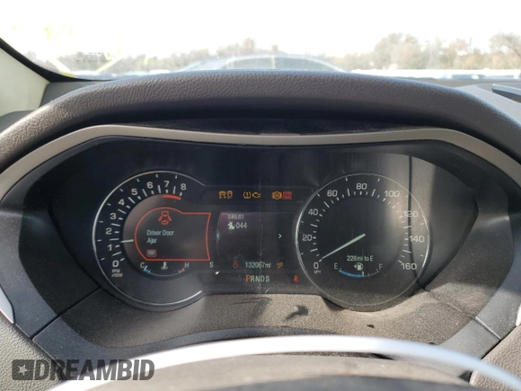 2014 Lincoln MKZ with VIN 3LN6L2GK4ER827992, listed as a Copart auction lot 83535384 with 132,067 mi miles and Salvage Title. Bid and sale history available at DreamBid. Image 9.