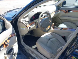 2006 Mercedes-Benz E-Class 3.5L with VIN WDBUF87JX6X181863, listed as a IAAI auction lot 41884272 with 195,315 mi miles. Bid and sale history available at carsss.com. Image 5.
