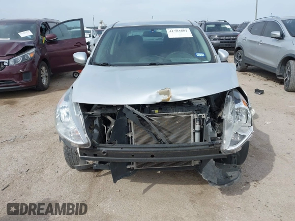 2019 Nissan Versa SV z VIN 3N1CN7AP9KL838989, wystawiony jako IAAI lot #41783881 z przebiegiem 78 934 mil mil oraz . Historia ofert i sprzedaży dostępna na DreamBid. Obrazek 13.
