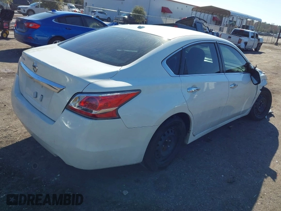 2015 Nissan Altima 2.5 S with VIN 1N4AL3AP4FN868500, listed as a IAAI auction lot 41497837 with 213,417 mi miles. Bid and sale history available at carsss.com. Image 4.