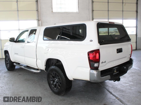 2021 Toyota Tacoma SR z VIN 3TYSZ5AN0MT009231, wystawiony jako Copart lot #59748295 z przebiegiem 37 912 mil mil oraz Szkoda całkowita • Salvage title. Historia ofert i sprzedaży dostępna na DreamBid. Obrazek 4.