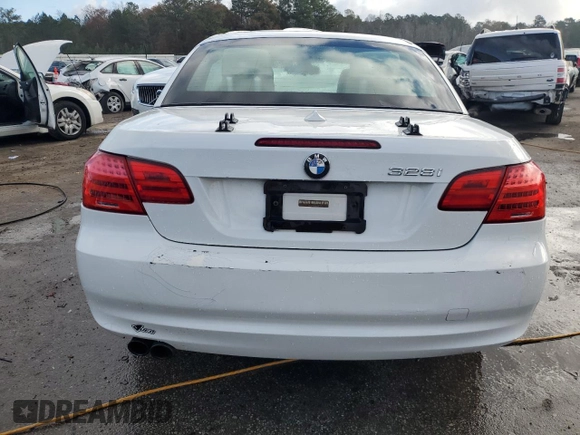 2011 BMW 3 Series 328i with VIN WBADW3C52BE538372, listed as a Copart auction lot 85130504 with 0 mi miles and Non Repairable. Bid and sale history available at carsss.com. Image 6.
