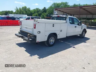 2019 Ford F-250 XL with VIN 1FD7X2A68KEE68410, listed as a IAAI auction lot 42483463 with 100,636 mi miles and . Bid and sale history available at DreamBid. Image 4.