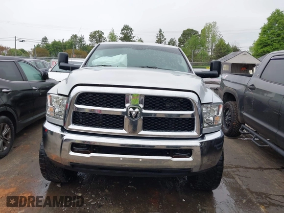 2017 Ram 2500 Tradesman z VIN 3C6UR5CL3HG529578, wystawiony jako IAAI lot #41992645 z przebiegiem 144 117 mil mil oraz . Historia ofert i sprzedaży dostępna na DreamBid. Obrazek 12.