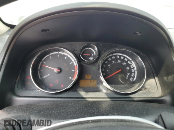 2008 Saturn VUE XE z VIN 3GSCL33P38S663649, wystawiony jako Copart lot #59271185 z przebiegiem 103 131 mil mil oraz Nie do naprawy • Non repairable. Historia ofert i sprzedaży dostępna na DreamBid. Obrazek 9.