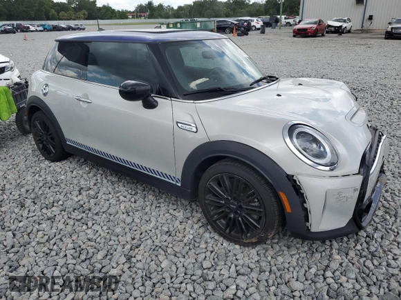2022 MINI Hardtop Cooper S with VIN WMW53DH06N2S21412, listed as a Copart auction lot 61876185 with Not provided miles and Salvage title. Bid and sale history available at DreamBid. Image 4.