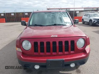 2013 Jeep Patriot Sport с VIN 1C4NJRBB6DD129381, выставлен на аукционе IAAI как лот 42304683 с пробегом 93 778 миль миль и . История ставок и продаж доступна на DreamBid. Изображение 6.