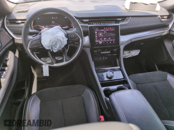 2023 Jeep Grand Cherokee Laredo z VIN 1C4RJHAG5PC520105, wystawiony jako Copart lot #50713795 z przebiegiem 15 880 mil mil oraz Szkoda całkowita • Salvage title. Historia ofert i sprzedaży dostępna na DreamBid. Obrazek 8.