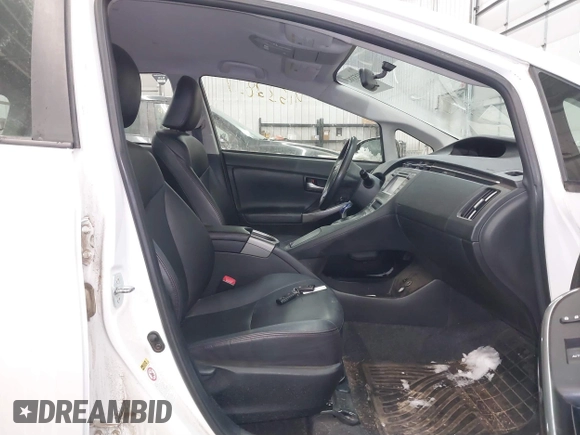 2013 Toyota Prius One with VIN JTDKN3DU5D5609960, listed as a IAAI auction lot 41533827 with 231,754 mi miles. Bid and sale history available at carsss.com. Image 5.