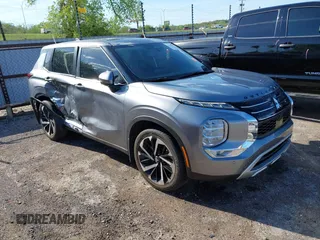 2024 Mitsubishi Outlander SE z VIN JA4J3VA82RZ011100, wystawiony jako IAAI lot #42049812 z przebiegiem 19 265 mil mil oraz . Historia ofert i sprzedaży dostępna na DreamBid. Obrazek 1.