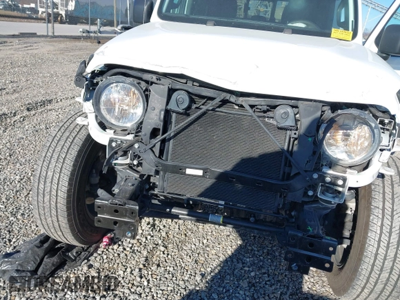 2023 Jeep Gladiator High Altitude with VIN 1C6HJTFG4PL560982, listed as a IAAI auction lot 41236477 with 28,835 mi miles and . Bid and sale history available at DreamBid. Image 6.