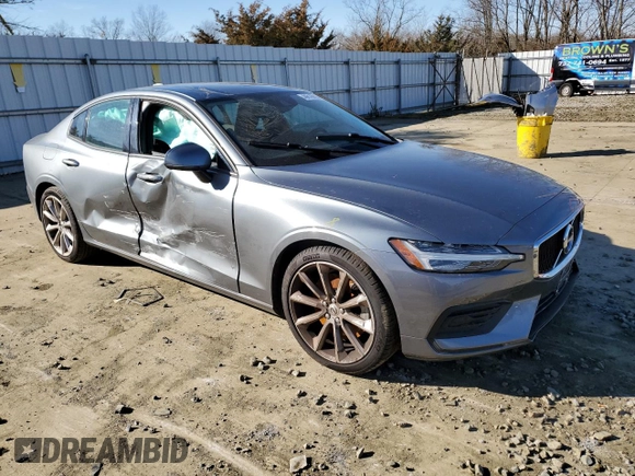 2019 Volvo S60 Momentum with VIN 7JRA22TK8KG015087, listed as a Copart auction lot 40616913 with 25,728 mi miles. Bid and sale history available at carsss.com. Image 4.