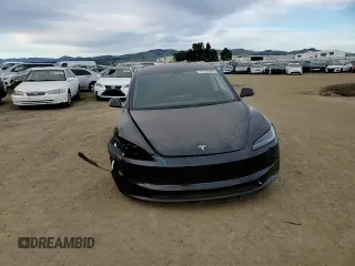 2024 Tesla Model 3 z VIN 5YJ3E1EA5RF741944, wystawiony jako Copart lot #45755205 z przebiegiem Nie podano mil oraz Szkody całkowita. Historia ofert i sprzedaży dostępna na DreamBid. Obrazek 10.
