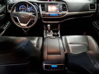 2019 Toyota Highlander SE with VIN 5TDJZRFH0KS598991, listed as a Copart auction lot 62814595 with 87,724 mi miles and Salvage title. Bid and sale history available at DreamBid. Image 8.