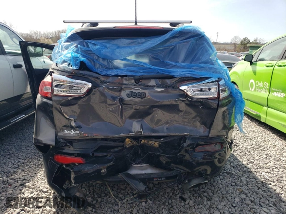 2018 Jeep Cherokee Latitude z VIN 1C4PJMCX9JD586705, wystawiony jako Copart lot #48167215 z przebiegiem 121 494 mil mil oraz Szkoda całkowita • Salvage title. Historia ofert i sprzedaży dostępna na DreamBid. Obrazek 6.