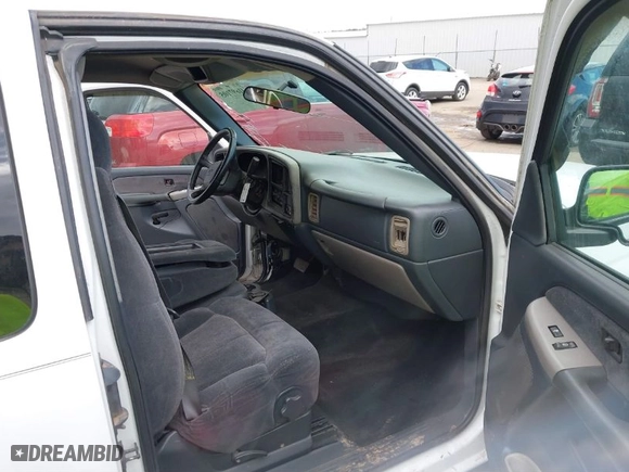 2001 Chevrolet Silverado 1500 LS with VIN 1GCEC19V81Z158505, listed as a IAAI auction lot 41697105 with 166,415 mi miles. Bid and sale history available at carsss.com. Image 5.
