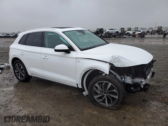 2024 Audi Q5 S line Premium Plus z VIN WA1EAAFY0R2074164, wystawiony jako Copart lot #51284815 z przebiegiem 1 324 mil mil oraz Szkoda całkowita • Salvage title. Historia ofert i sprzedaży dostępna na DreamBid. Obrazek 4.