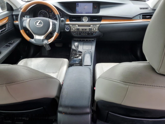 2013 Lexus ES 300h with VIN JTHBW1GG9D2014231, listed as a Copart auction lot 54679625 with 125,784 mi miles and Non repairable. Bid and sale history available at DreamBid. Image 8.