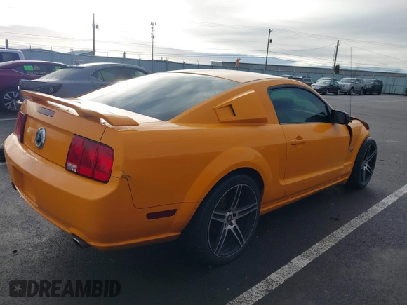 2007 Ford Mustang GT Deluxe z VIN 1ZVFT82H175334728, wystawiony jako IAAI lot #41609794 z przebiegiem 181 002 mil mil oraz . Historia ofert i sprzedaży dostępna na DreamBid. Obrazek 4.