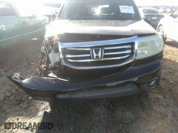 2012 Honda Pilot Touring with VIN 5FNYF3H90CB035309, listed as a IAAI auction lot 41063215 with 228,081 mi miles and . Bid and sale history available at carsss.com. Image 12.