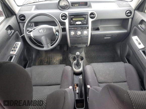 2005 Scion xB z VIN JTLKT334250173983, wystawiony jako Copart lot #52455685 z przebiegiem 98 953 mil mil oraz Szkody całkowita. Historia ofert i sprzedaży dostępna na DreamBid. Obrazek 8.