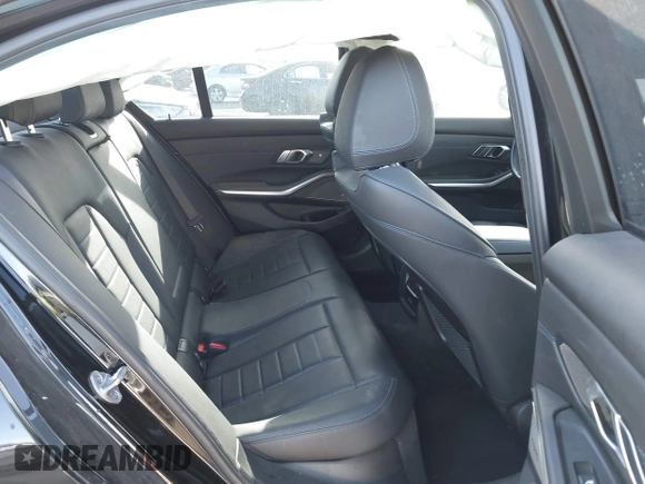 2021 BMW 3 Series 330i z VIN 3MW5R1J05M8B84800, wystawiony jako IAAI lot #41818906 z przebiegiem Nie podano mil oraz . Historia ofert i sprzedaży dostępna na DreamBid. Obrazek 8.
