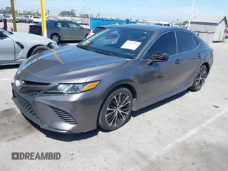 2019 Toyota Camry LE z VIN 4T1B11HK5KU166295, wystawiony jako IAAI lot #42087581 z przebiegiem 87 876 mil mil oraz . Historia ofert i sprzedaży dostępna na DreamBid. Obrazek 18.