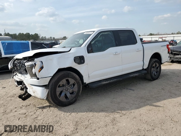 2024 Ford F-150 Lightning Flash z VIN 1FT6W3L70RWG21137, wystawiony jako Copart lot #48894615 z przebiegiem Nie podano mil oraz Szkoda całkowita • Salvage title. Historia ofert i sprzedaży dostępna na DreamBid. Obrazek 1.