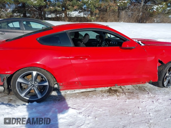 2015 Ford Mustang V6 z VIN 1FA6P8AM4F5314998, wystawiony jako IAAI lot #41292456 z przebiegiem 160 692 mil mil oraz . Historia ofert i sprzedaży dostępna na DreamBid. Obrazek 13.