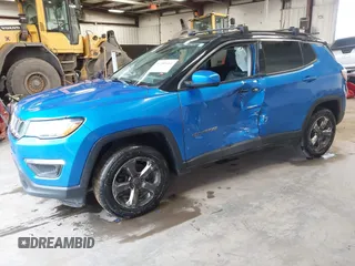 2019 Jeep Compass Latitude with VIN 3C4NJDBB8KT748817, listed as a IAAI auction lot 41289661 with 115,031 mi miles. Bid and sale history available at carsss.com. Image 19.