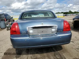 2005 Lincoln Town Car Signature Limited z VIN 1LNHM82W55Y647621, wystawiony jako Copart lot #58532875 z przebiegiem 77 336 mil mil oraz Szkoda całkowita • Salvage title. Historia ofert i sprzedaży dostępna na DreamBid. Obrazek 6.