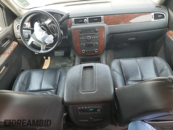 2011 Chevrolet Tahoe LT with VIN 1GNSKBE02BR200035, listed as a Copart auction lot 58730385 with 194,816 mi miles and Salvage title. Bid and sale history available at DreamBid. Image 8.