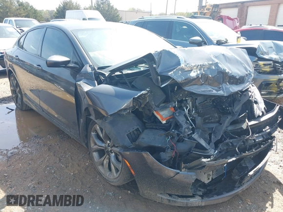 2015 Chrysler 200 S with VIN 1C3CCCDG5FN644378, listed as a IAAI auction lot 41918218 with 138,252 mi miles and . Bid and sale history available at carsss.com. Image 1.