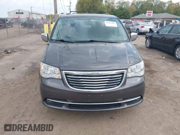 2015 Chrysler Town & Country Touring L with VIN 2C4RC1CG9FR646214, listed as a IAAI auction lot 42202486 with 184,555 mi miles and . Bid and sale history available at carsss.com. Image 6.