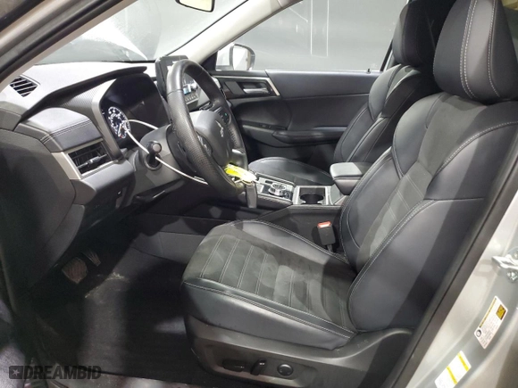 2024 Mitsubishi Outlander SE with VIN JA4J4VA88RZ059536, listed as a Copart auction lot 53949935 with 16,615 mi miles and Clean Title. Bid and sale history available at carsss.com. Image 7.