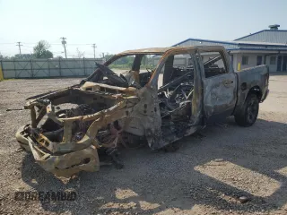 2022 Ram 1500 Big Horn z VIN 1C6SRFFT1NN197006, wystawiony jako Copart lot #62994235 z przebiegiem Nie podano mil oraz Szkoda całkowita • Salvage title. Historia ofert i sprzedaży dostępna na DreamBid. Obrazek 1.