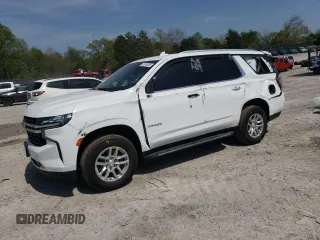 2021 Chevrolet Tahoe LS z VIN 1GNSKMKD0MR315982, wystawiony jako Copart lot #52740585 z przebiegiem 54 954 mil mil oraz Szkoda całkowita • Salvage title. Historia ofert i sprzedaży dostępna na DreamBid. Obrazek 1.