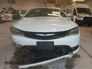 2015 Chrysler 200 S with VIN 1C3CCCBG4FN600570, listed as a IAAI auction lot 41964364 with 1 mi miles. Bid and sale history available at carsss.com. Image 12.