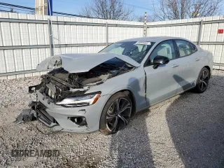 2024 Volvo S60 Core Dark Theme z VIN 7JRL12TK6RG281147, wystawiony jako Copart lot #49055465 z przebiegiem 20 265 mil mil oraz Szkoda całkowita • Salvage title. Historia ofert i sprzedaży dostępna na DreamBid. Obrazek 1.