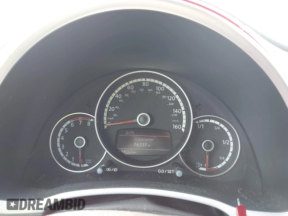 2013 Volkswagen Beetle 2.5L w/Sun/Sound/Nav с VIN 3VWJP7AT7DM686412, выставлен на аукционе IAAI как лот 42239653 с пробегом 76 237 миль миль и . История ставок и продаж доступна на DreamBid. Изображение 7.