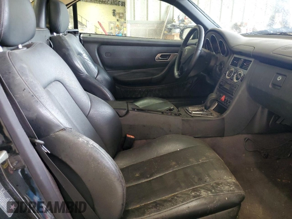 2001 Mercedes-Benz SLK 230 Kompressor с VIN WDBKK49F31F232414, выставлен на аукционе Copart как лот 78304774 с пробегом Не указан миль и Списание • Salvage title. История ставок и продаж доступна на DreamBid. Изображение 10.