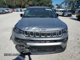 2022 Jeep Compass Altitude z VIN 3C4NJCBB7NT139457, wystawiony jako Copart lot #83322804 z przebiegiem 47 017 mil mil oraz Szkoda całkowita • Salvage title. Historia ofert i sprzedaży dostępna na DreamBid. Obrazek 5.