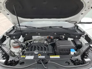 2022 Volkswagen Atlas SE z VIN 1V2JR2CA0NC506006, wystawiony jako Copart lot #55696745 z przebiegiem 38 526 mil mil oraz Nie do naprawy • Non repairable. Historia ofert i sprzedaży dostępna na DreamBid. Obrazek 12.
