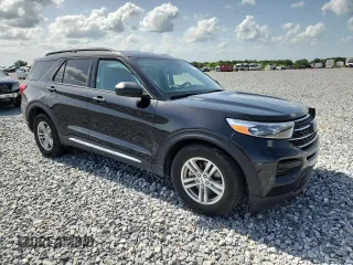 2023 Ford Explorer XLT with VIN 1FMSK7DH9PGC37708, listed as a Copart auction lot 60152715 with 17,697 mi miles and Salvage title. Bid and sale history available at DreamBid. Image 4.
